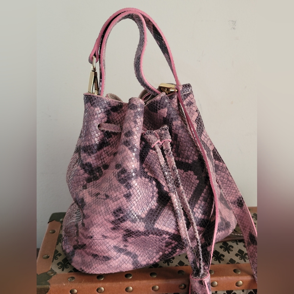 VITTORIA Napoli  pink python embossed  raw leather mini drawstring crossbody bag - Picture 12 of 16